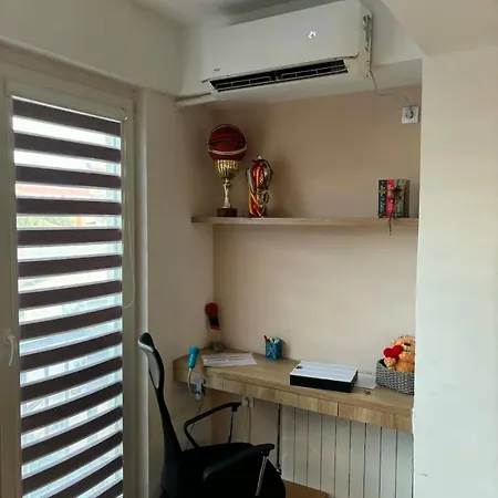 Lazaro Urban